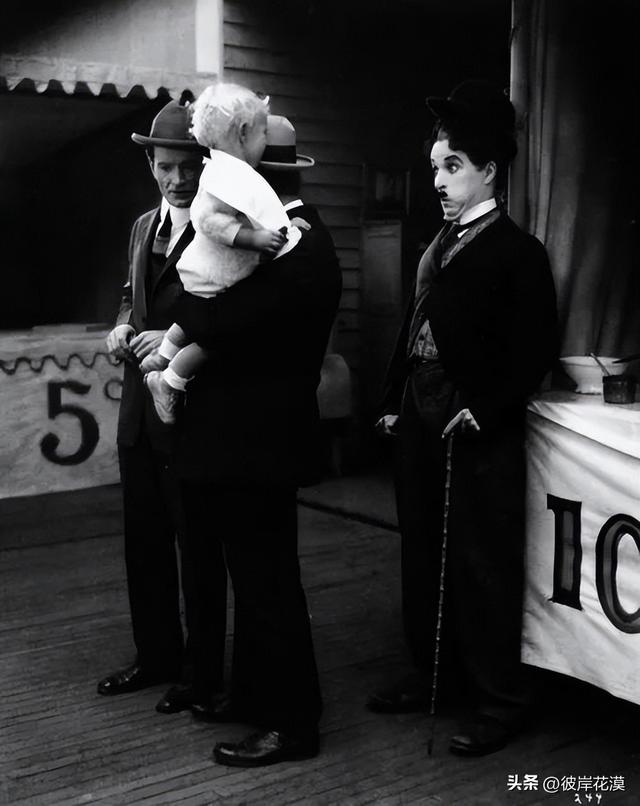 世界级喜剧大师你知道他的名字吗，喜剧艺术大师——卓别林