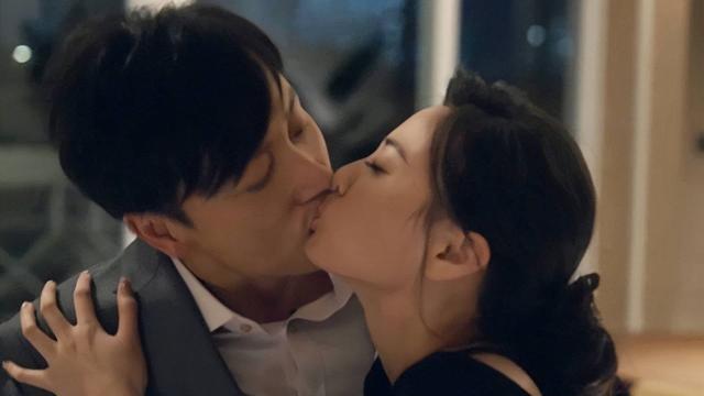 最新tvb电视剧，tvb最新电视剧有什么（朱晨丽被方力申热吻到嘴唇变形）