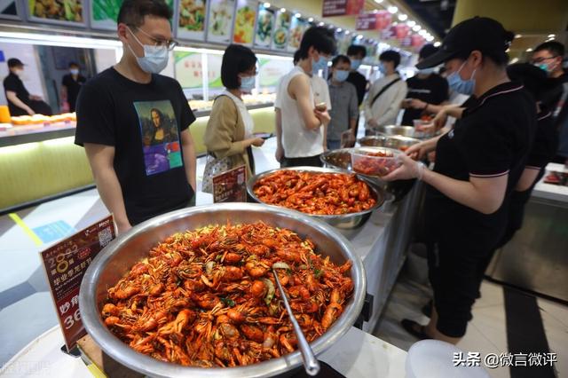 如何让活虾快速死去，什么方法让虾快速死去（知名龙虾店翻车）