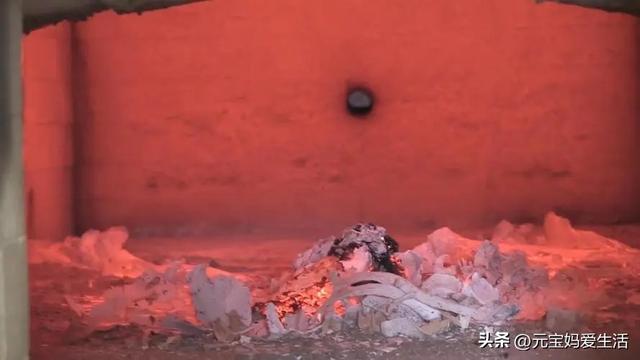 金的熔点是多少度，金子的熔点多少度（生前戴的金银首饰该如何处理）