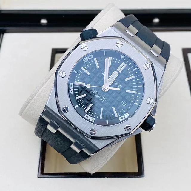 劳力士rolex潜航者型系列男表，这四个热度颇高的10万元手表