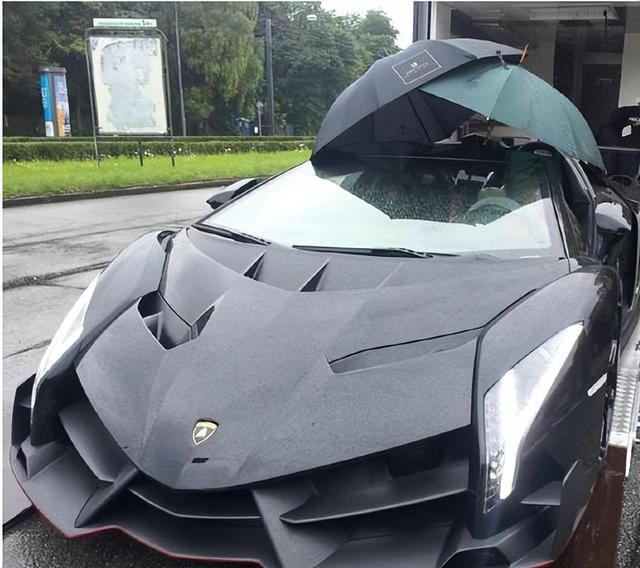 中国赛车手一个月工资多少，中汽联赛车驾照报名（娱乐圈五位赛车手）