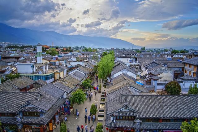 夏季去哪里旅游好，夏天去哪旅游好（中国十一大暑假旅游热门城市）