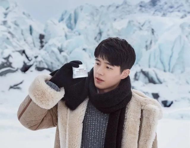 科颜氏面霜好用吗，科颜氏面霜适合什么肤质与年龄（科颜氏高保湿面霜和啫喱清爽面霜）