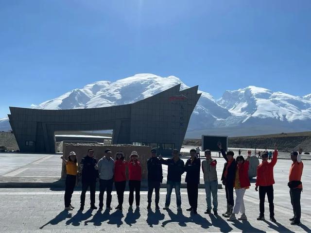 自驾游去哪里比较好，春季自驾游去哪里比较好（100天35000公里）