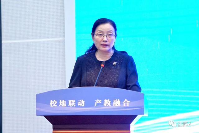 盐城工学院研究生院，2021盐城工学院研究生奖学金助学金有哪些（<盐龙湖先进技术研究院>与共建企业成功签约授牌）