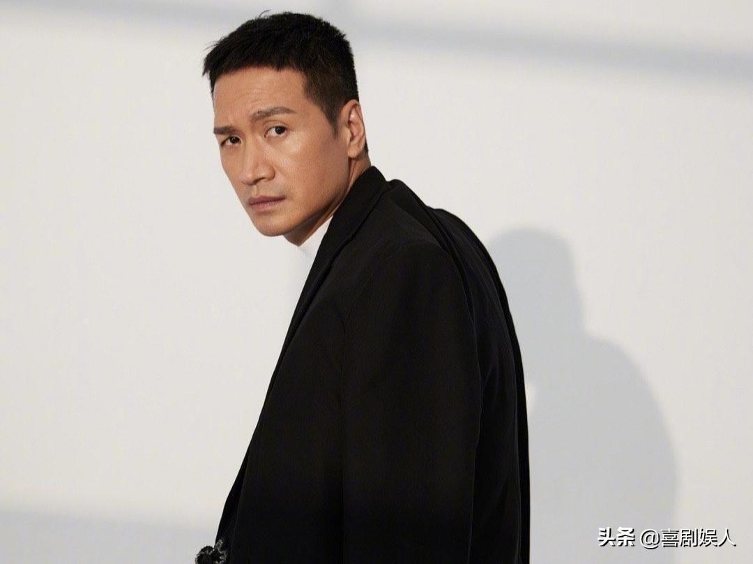 同样是过气艺人，有人退圈当百亿 明星总裁(关于明星总裁的简介)