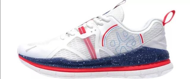 安踏跑鞋排行榜前十名，安踏篮球鞋排行榜前十名（近期人气跑鞋TOP10大公开）