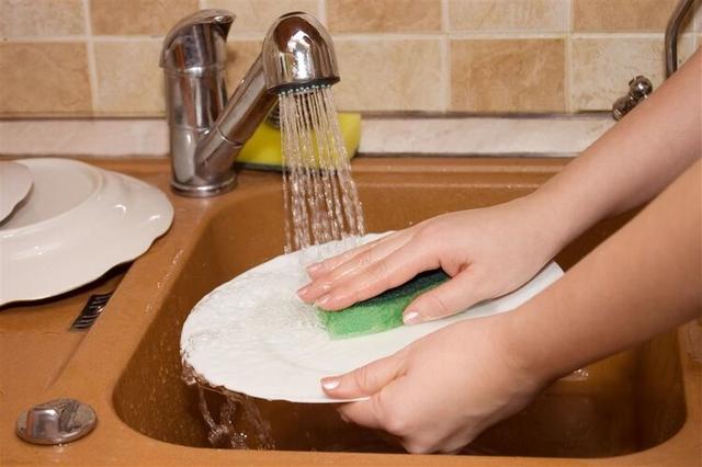 洗洁精过敏手部图片，洗洁精对手的危害图片（和滥用洗洁精有关）