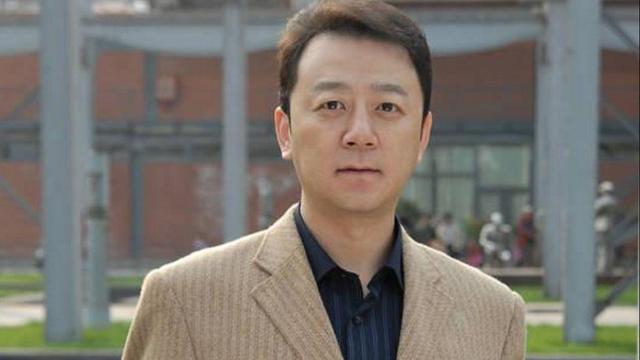 郭涛谈婚姻状况，郭涛：娶小17岁圈外妻子