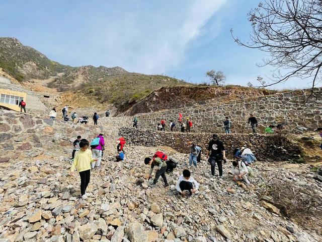 郑州有什么好玩的地方，郑州附近有什么好玩的地方郑州旅游攻略（这个五一想要不出郑州辖区的户外出游）