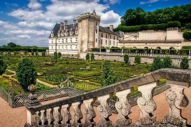 介绍法式宫殿城堡，法国文艺复兴时期最雄伟的城堡