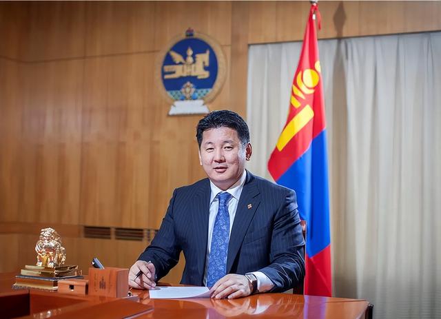 外交部回应收复蒙古，外蒙古还能收复回来吗？俄罗斯占领的几百万平方公里的土地政府有打算让其回归吗？何时才能收复中国所有被（蒙古国迈出重要一步）