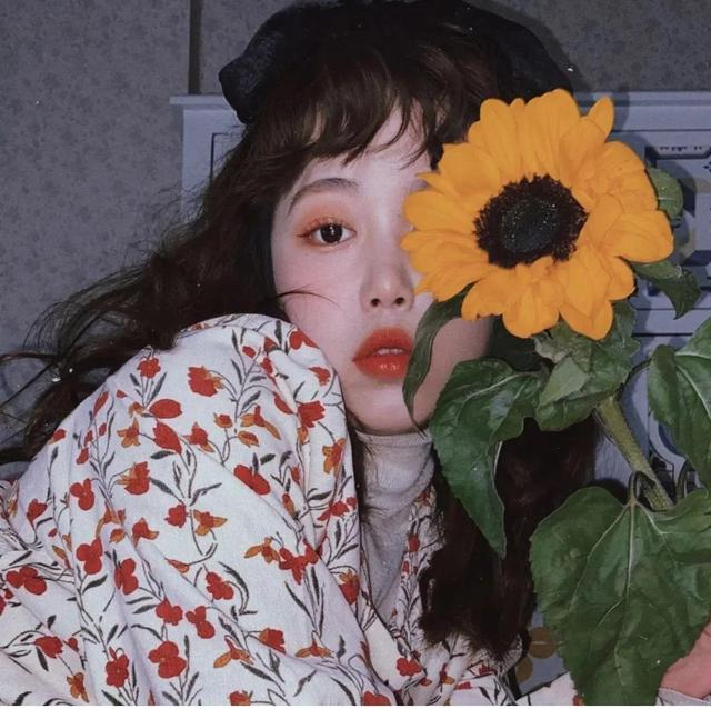 人们把难言的爱都埋入土壤里，微信头像，人们把难言的爱都埋入土壤里（女头‖说出你最爱的那句歌词吧）