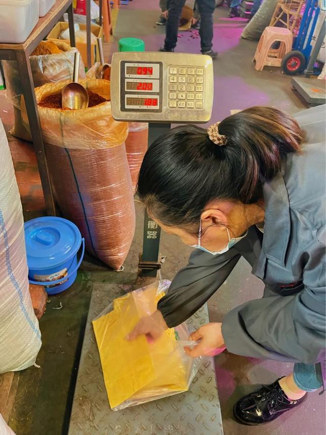 银耳多少钱一斤，黄金银耳的种植前景（盘溪批发市场给的）