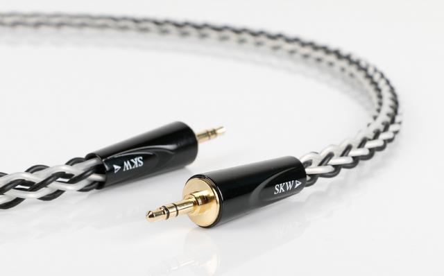 aux接口怎么用，车载aux模式怎么调（车载音频AUX与USB输入的较量）