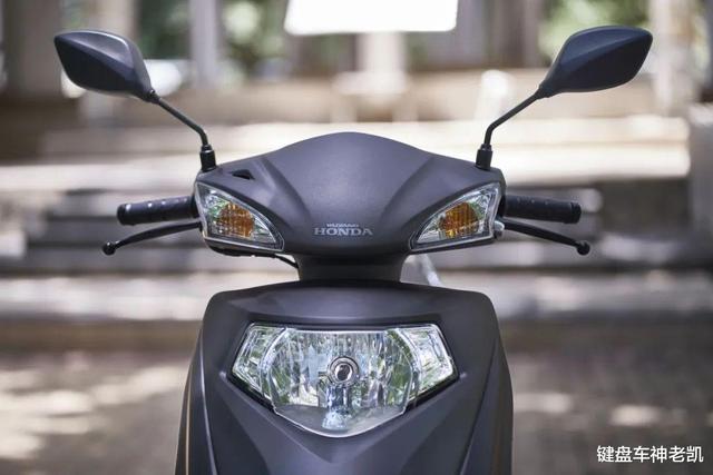 五羊本田喜鲨125踏板摩托车推荐，五羊本田发布2022款SCR125喜鲨