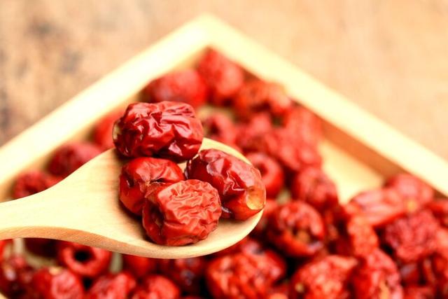 大枣吃多了好吗，大枣吃多了好吗会上火吗（红枣是“补血圣品”）