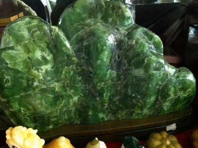 玉石的种类及特点，玉石的种类和特点（中国玉石大全<下>）