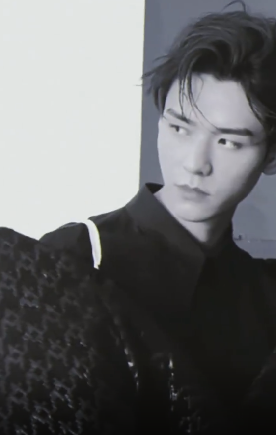 刘昊然，刘昊然周冬雨恋情坐实（龚俊新杂志销量一分钟破4万图片）