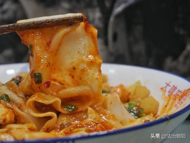 饸饹怎么读拼音，饸饹面的读法是什么（荸荠、芫荽、饸饹、蒟蒻…怎么念）