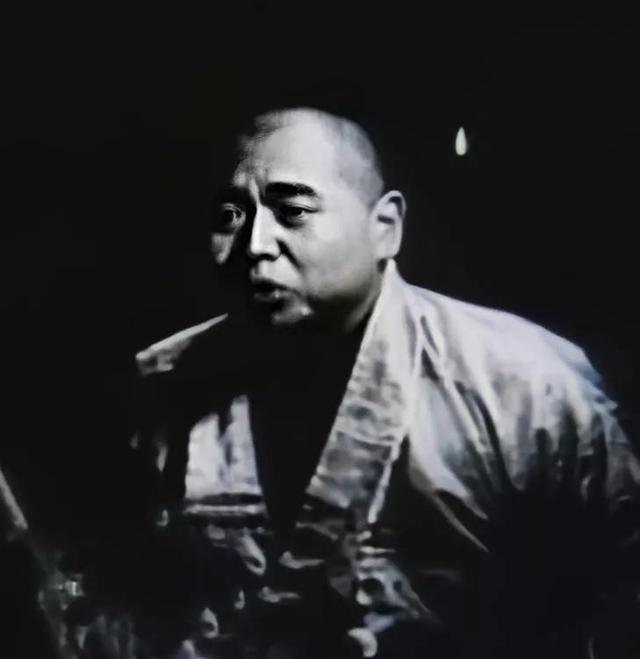 小兵张嘎简介，小兵张嘎简介30个字（《小兵张嘎》里的胖翻译叫王澍）