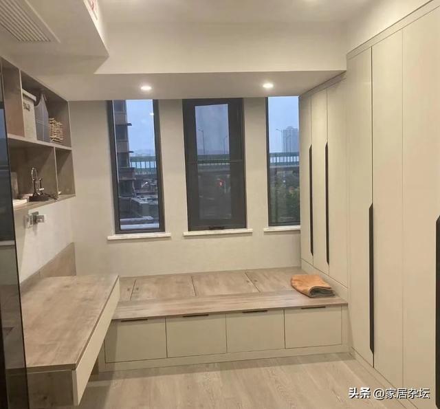 榻榻米什么意思，榻榻米是什么（不会再装榻榻米）