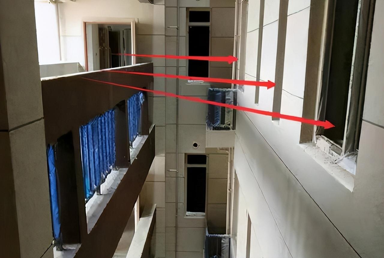 坐南朝北的优缺点，坐东朝西房子的优缺点（朝东、中户和朝西的房子怎么选）