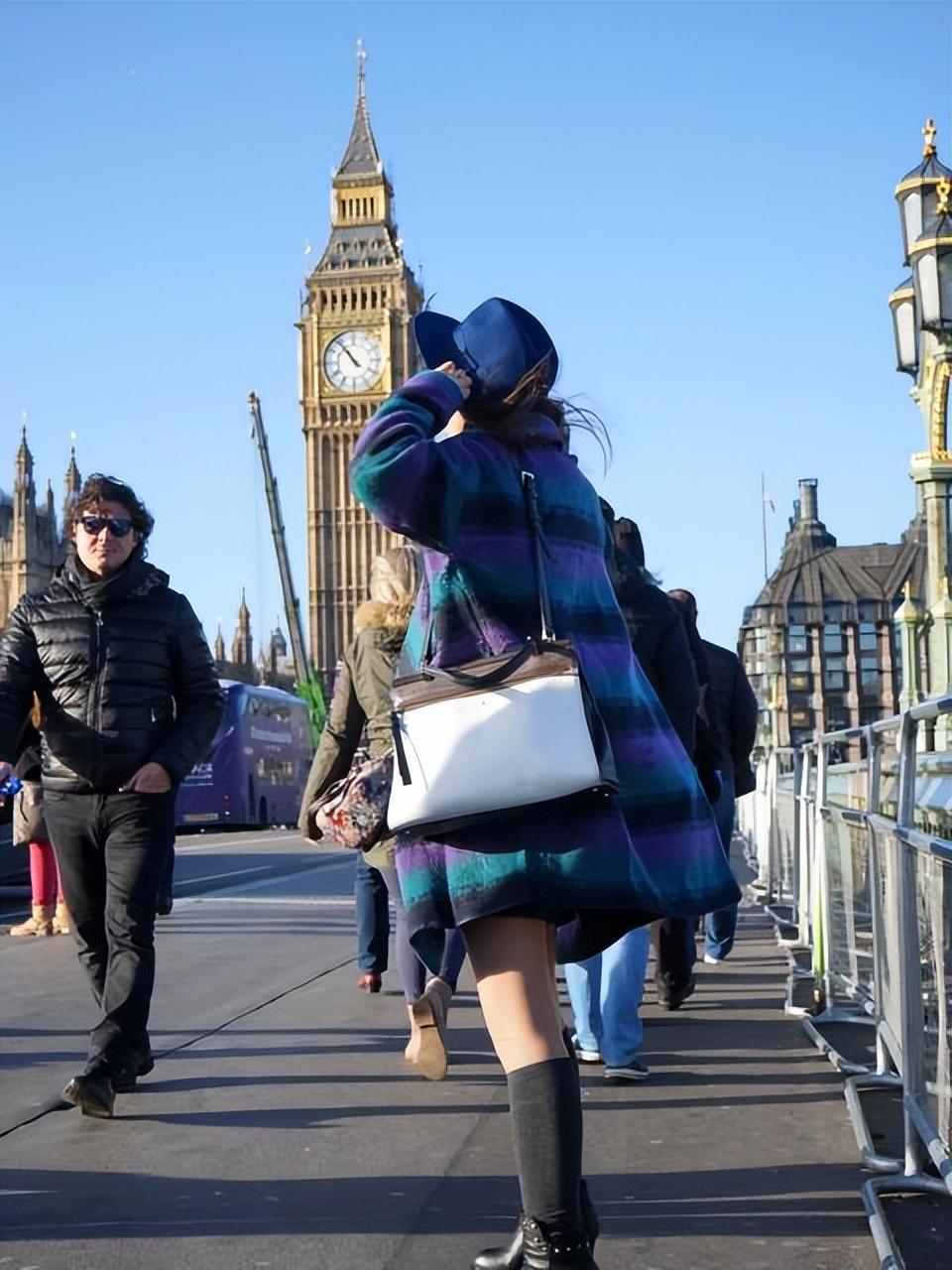 大学校园里的性故事（04年英国女模特被囚禁）