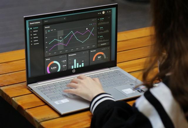 hp是什么牌子的电脑，hp是什么牌子的电脑主机多少钱（惠普星14高性能轻薄本实测）