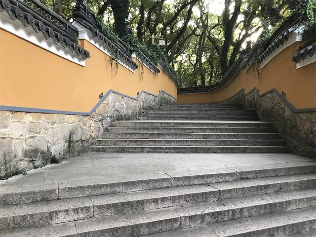 普陀山旅游攻略二日游，普陀山旅游攻略一日游最佳路线（浙江普陀山游玩路线和观音法界）