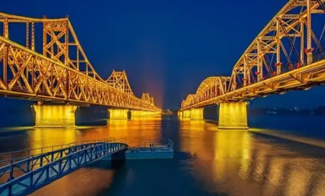 鸭绿江跨国大桥图片