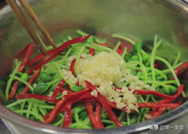 晚上吃什么菜食谱大全，适合晚上吃的菜菜谱（有肉有菜有主食）