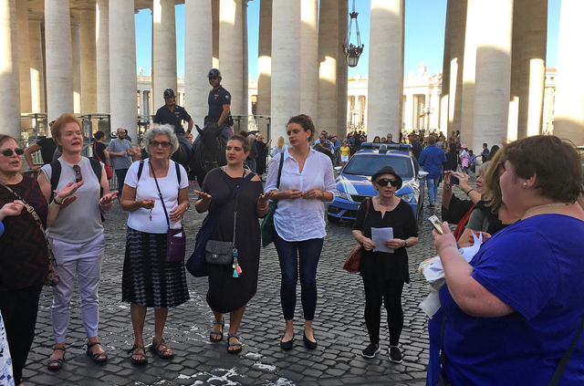 梵蒂冈为什么没人敢打，梵蒂冈在哪个国家里面（梵蒂冈全国人数不到1000人）