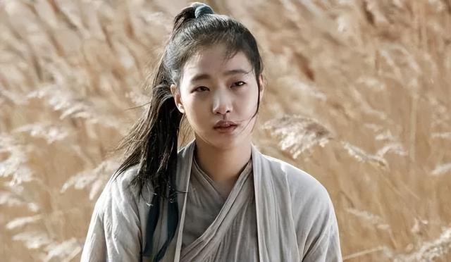 李英爱在韩国的影视圈地位，2022年韩国“10大最美女演员”排名