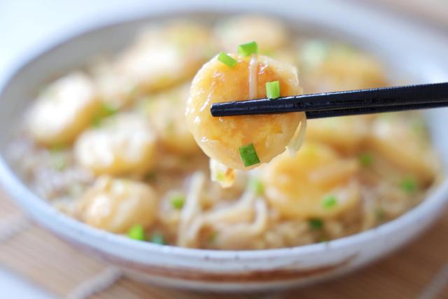 金针菇怎么做好吃，金针菇怎么做好吃又简单（金针菇这个吃法真的太好吃了）