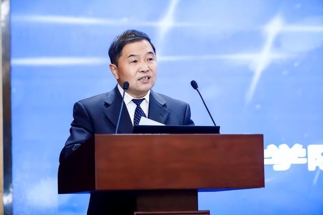 机械是什么和什么的总称，什么是工程机械（用智能造福世界——北京联合大学机器人学院）