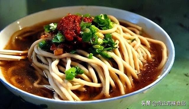 藏族饮食四宝是什么，藏族饮食的四宝指的是（西藏有哪些独特的食物）