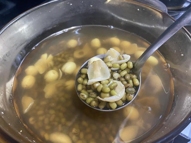 绿豆蜂蜜奶茶饮料的做法，蜂蜜绿豆茶的功效与作用（都要记得喝绿豆汤）