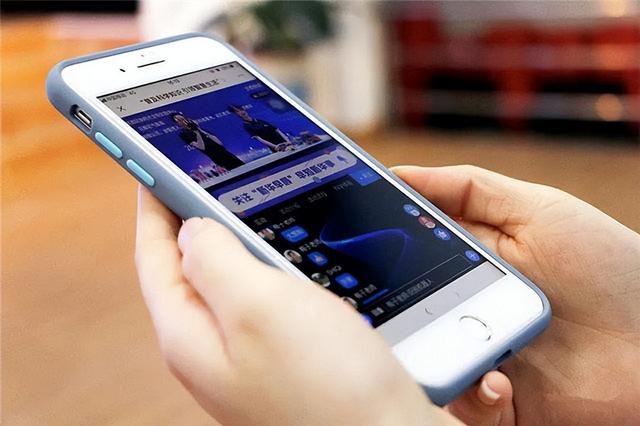 手机直播需要什么设备，手机快手直播都需要什么设备（手机直播需要准备什么设备）