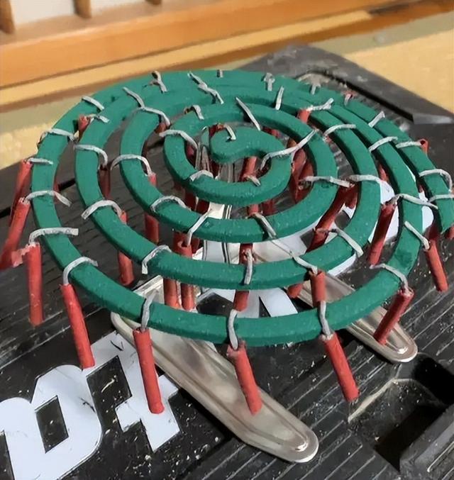 鸟怕什么声音（农民为防鸟类偷吃种子）