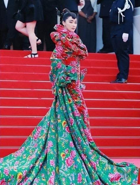 李晨张馨予生活照，张馨予写真 生活照（张馨予：游离吴卓羲和李晨后）