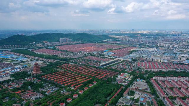 天下第一村华西村在哪个省，华西村是哪个省的（中国的华西村是哪个省的）