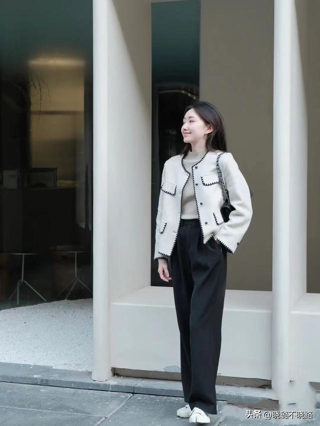 宽松直筒裤搭配什么上衣，宽松直筒裤搭配什么上衣好看（“小香风+直筒裤”）