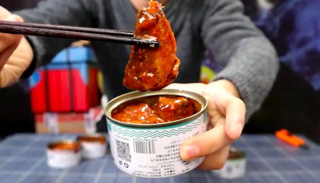 鳕鱼价格曝光，传言食用后屁股漏油三天，真相究竟如何？消费者需警惕不实谣言。