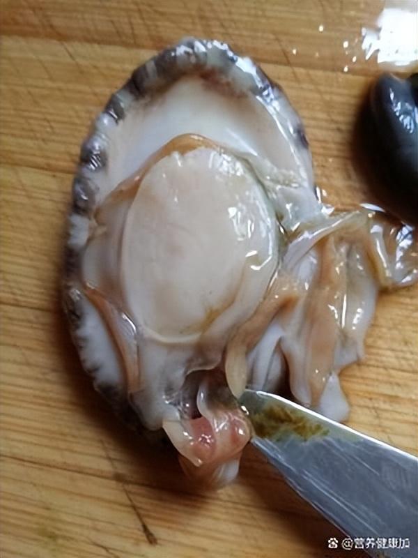 如何清洗鲍鱼内脏图解，如何清洗鲍鱼图解（两种鲍鱼处理详细教程哪个方法更顺手）