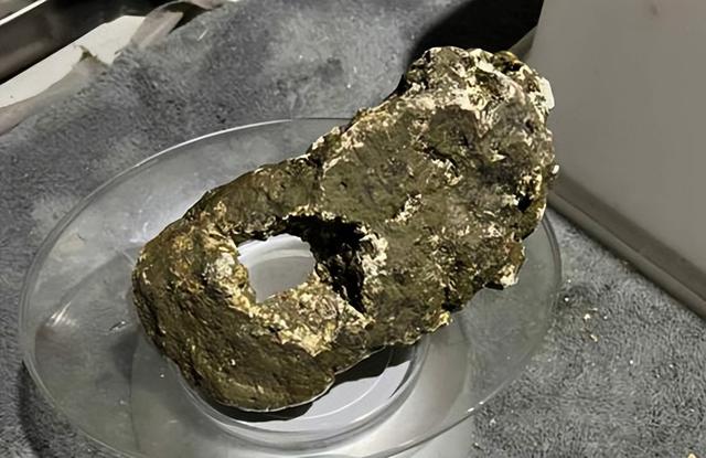 浮石属于哪种岩石，钱塘江闸口有人捡到白色浮石（浮石属于什么岩）