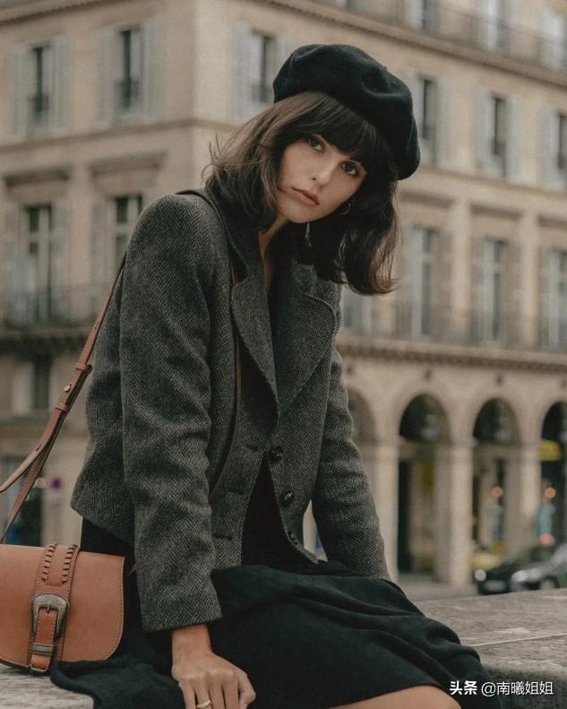 头大脸大适合戴什么帽子，脸大女性适合戴什么帽子（为何你戴“帽子”显脸大还不好看）