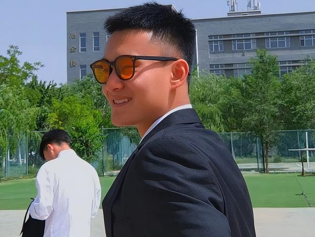 宝藏男孩是什么意思，我的宝藏男孩是什么意思（实习消防员里的“宝藏男孩”）