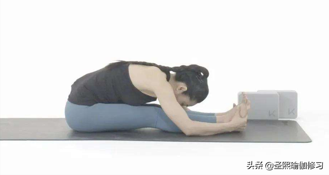 一套瑜伽动作16个动作，一套瑜伽动作16个动作简单（一套完整流瑜伽序列）